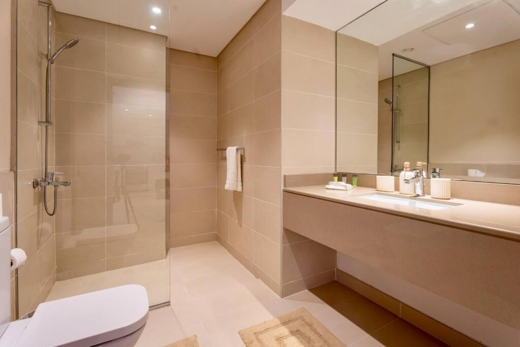 1br Stylish Luxury Modern Yas Island 427we B10