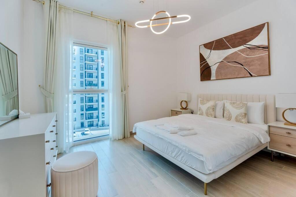 1br Stylish Luxury Modern Yas Island 427we B10 Apartment *