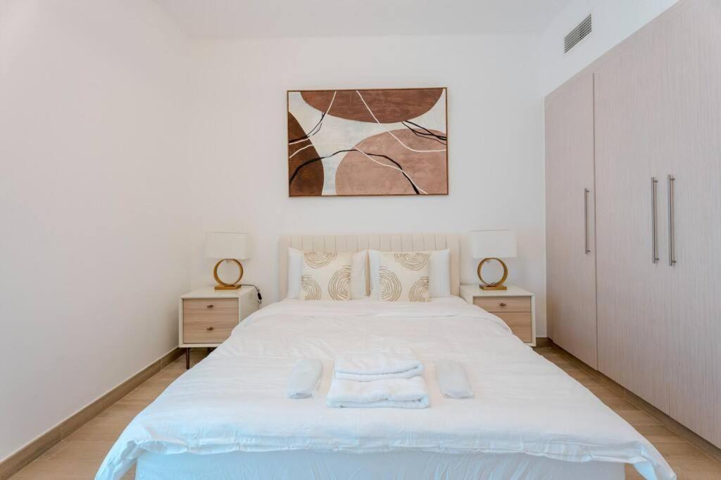1br Stylish Luxury Modern Yas Island 427we B10 Apartment Abu Dhabi